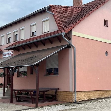 Hangulat Szallo Zalaszentbalazs Exteriör bild