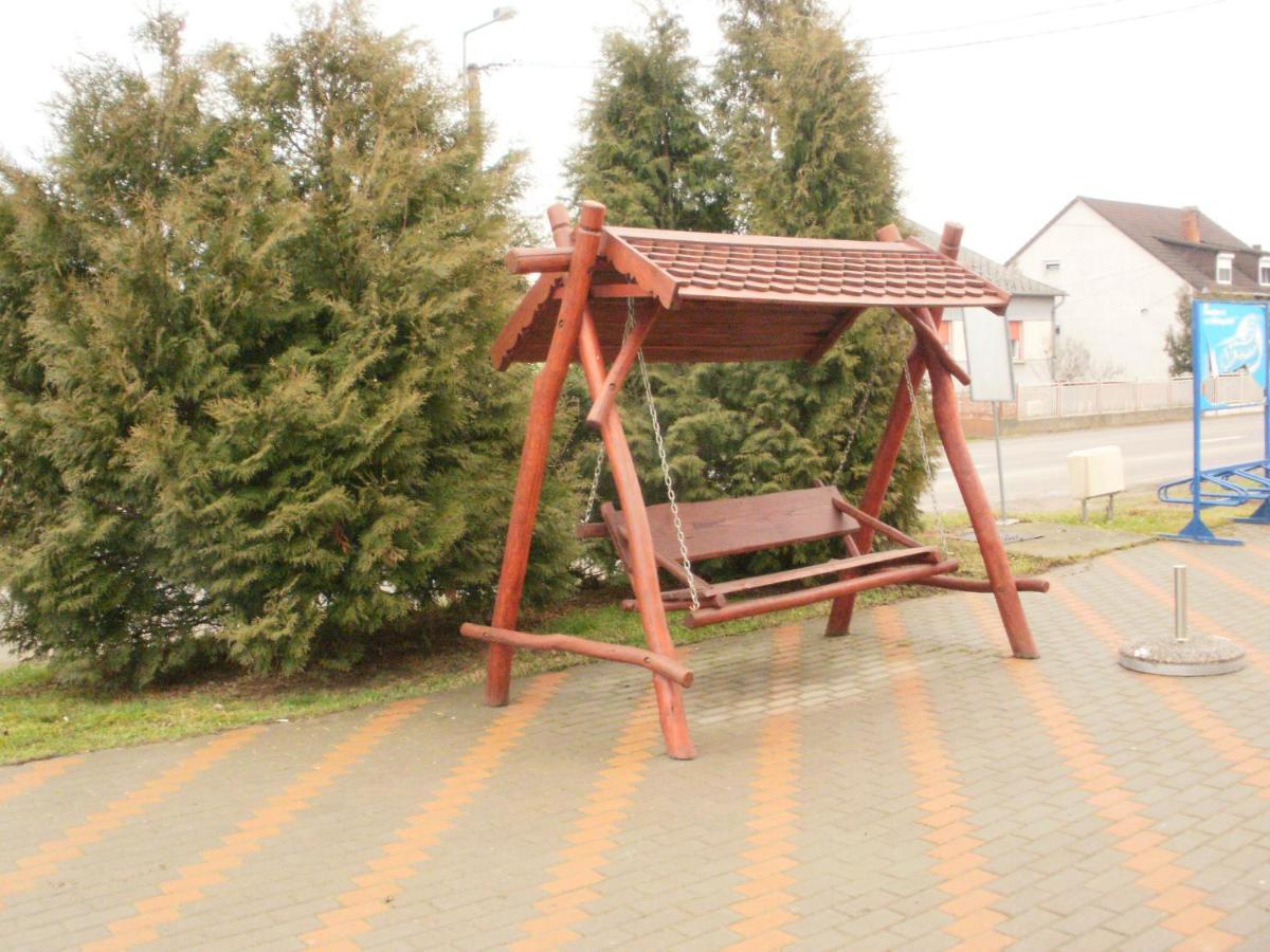 Hangulat Szallo Zalaszentbalazs Exteriör bild